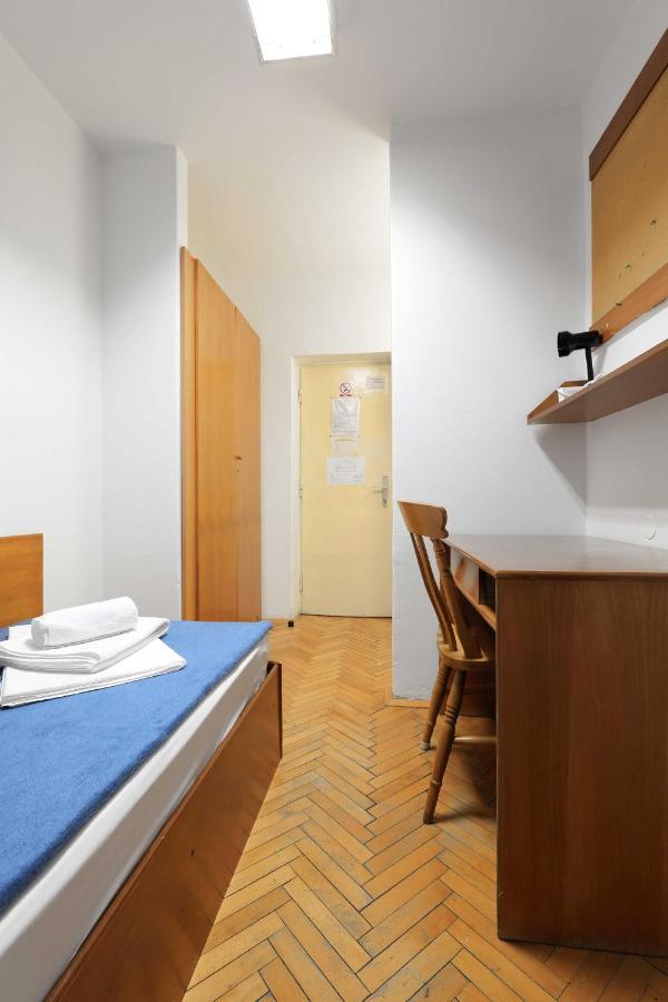 غييكا Rooms Studentsko Naselje Ivan Goran Kovacic المظهر الخارجي الصورة